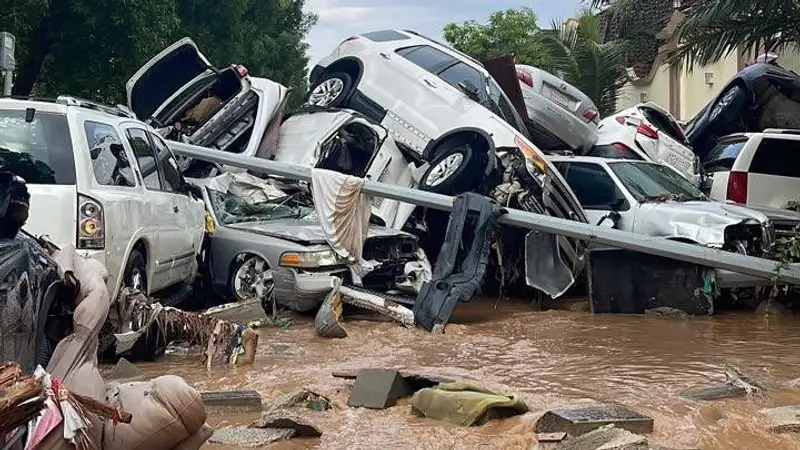 Ливневые дожди привели к мощному затоплению города в Саудовской Аравии