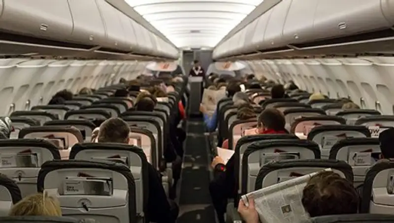 19-летнюю казахстанку сняли с авиарейса «Астана-Стамбул» за дебош и распитие спиртного