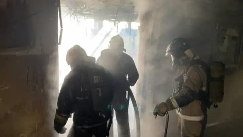 В Семее в здании библиотеки вуза произошел пожар