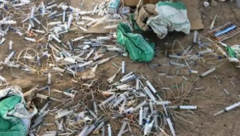 В Актау обнаружена свалка медицинских отходов
