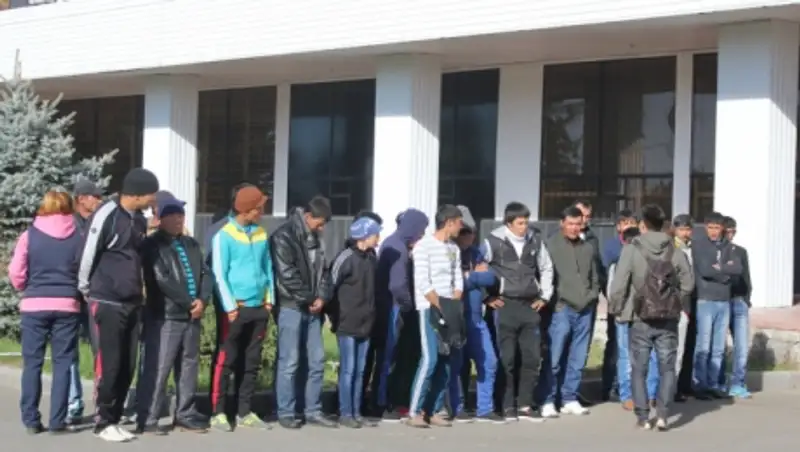 Труд 28 граждан Узбекистана незаконно использовали бизнесмены на бахчах в ЗКО