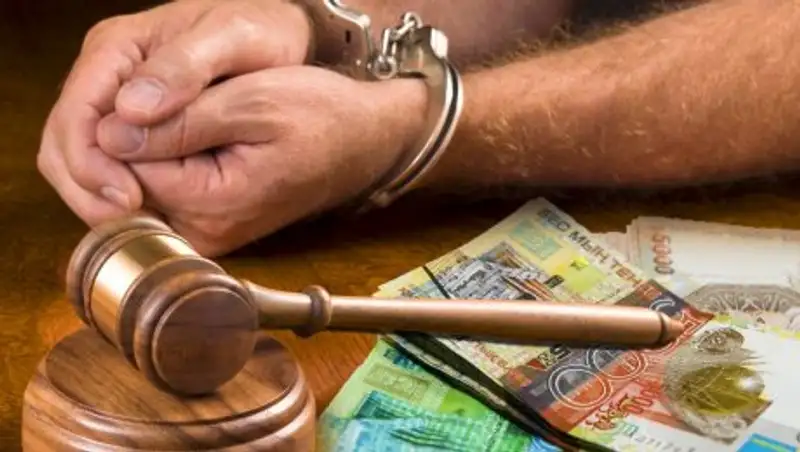 До 12 лет грозит актюбинскому чиновнику за взятку в 20 тысяч тенге