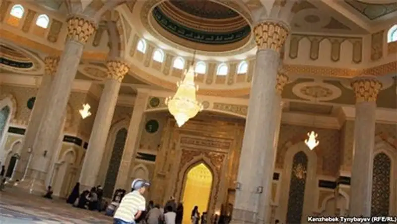 В мечетях Казахстана стали читать проповеди на русском языке