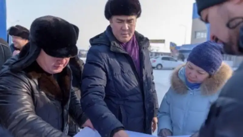 Асет Исекешев поручил ликвидировать стихийную торговлю на столичных рынках