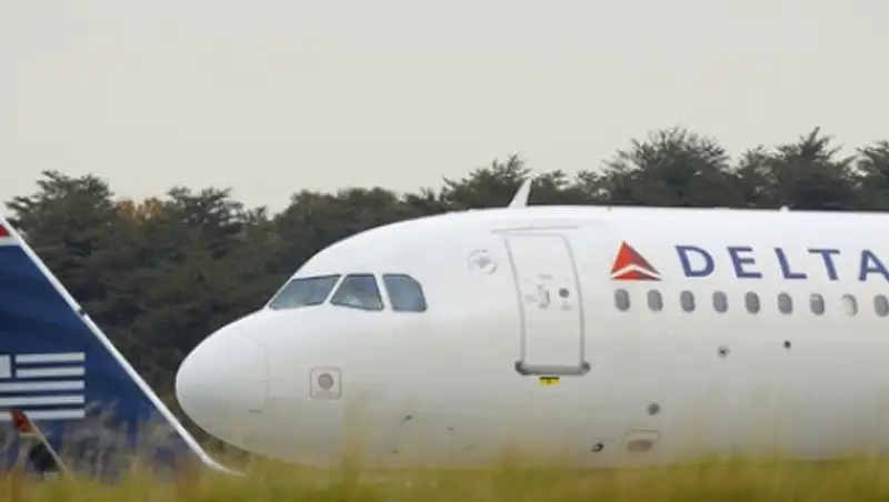 Два сотрудника Delta Air Lines арестованы за перевозку оружия