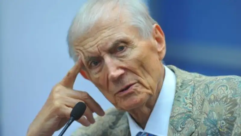 Последний путь поэта: сегодня в Москве простятся с Евгением Евтушенко