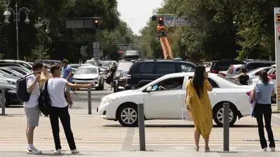 Таджикистан запретит ввоз автомобилей из Казахстана, фото - Новости Zakon.kz от 12.09.2023 16:21