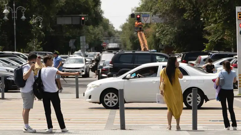 Таджикистан запретит ввозить старые автомобили из Казахстана