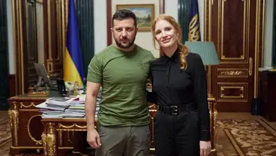 Зеленский наградил голливудских актеров за поддержку Украины