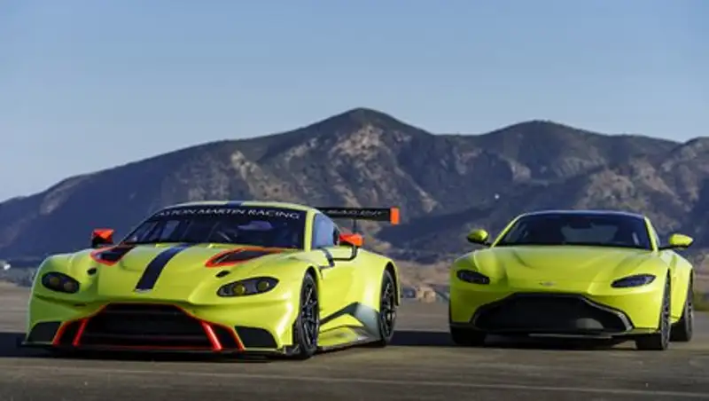 Aston Martin представил новый гоночный Vantage