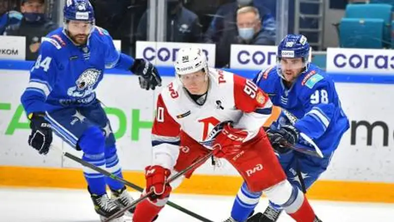 "Барыс" уступил "Локомотиву" на своей площадке