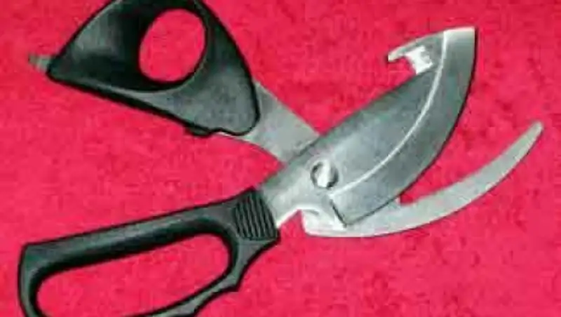 В ресторане житель ЮКО убил ножницами одноклассника