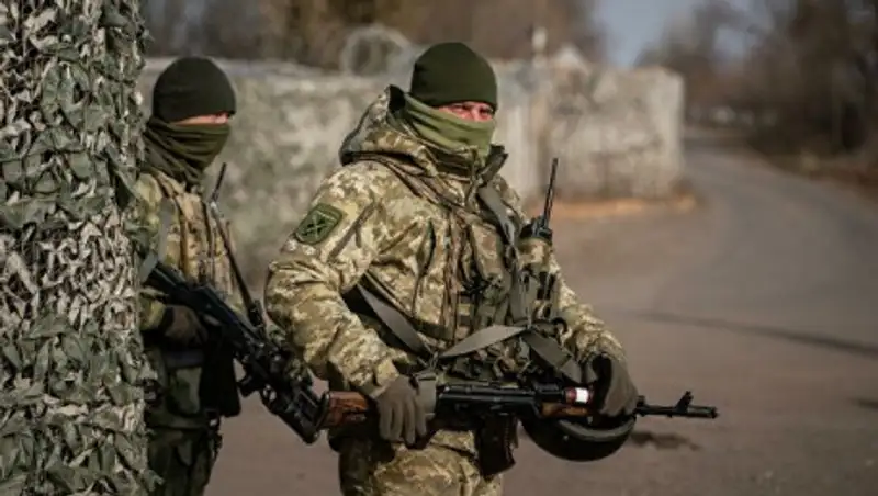 Украинские силовики заявили о 14 обстрелах в Донбассе за сутки