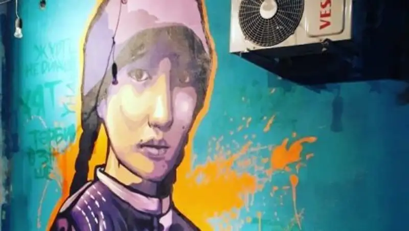 Уят в Шымкенте нарисовали на стенах