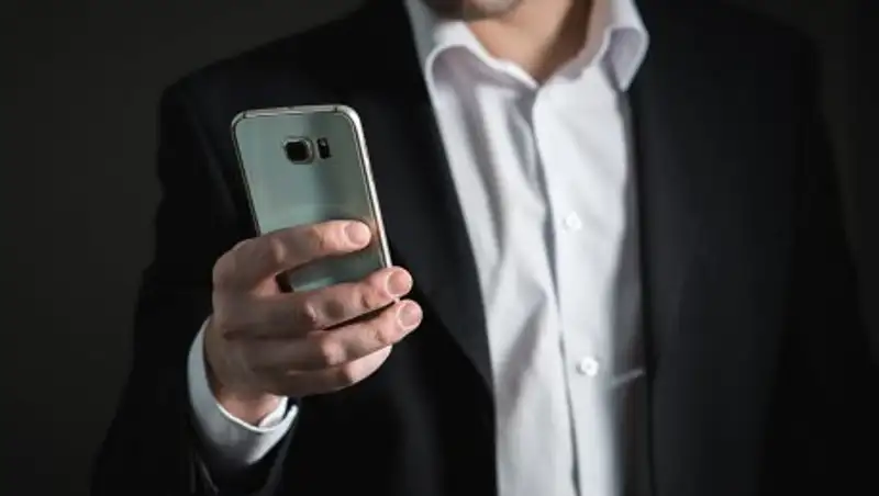 Сотовый оператор просит казахстанцев зарегистрировать свои телефоны