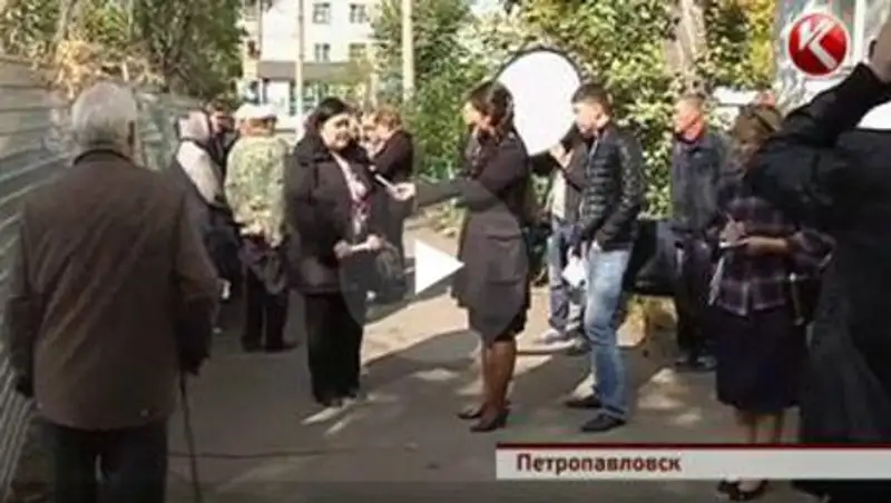 Жители Петропавловска пошли войной на акимат из-за двора