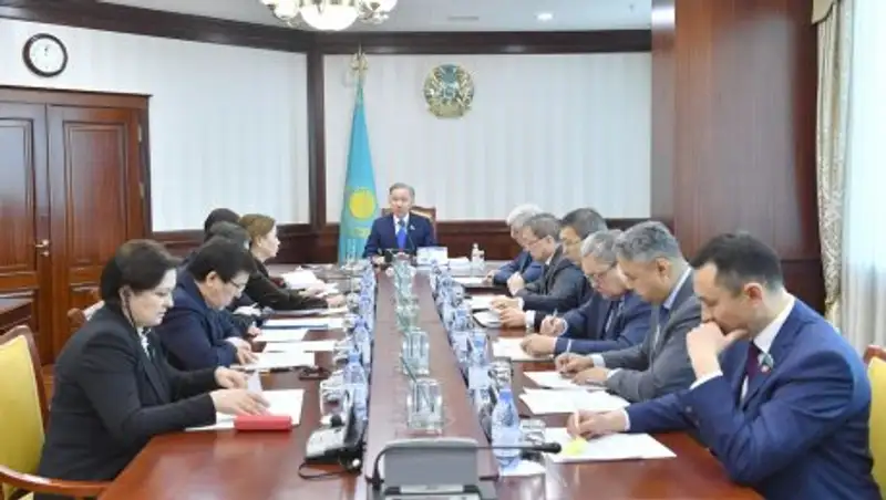 Нигматулин провел заседание Бюро Мажилиса