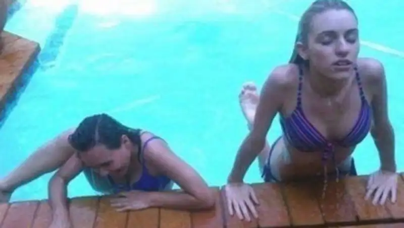 13 фото о том, что существует только два типа девушек