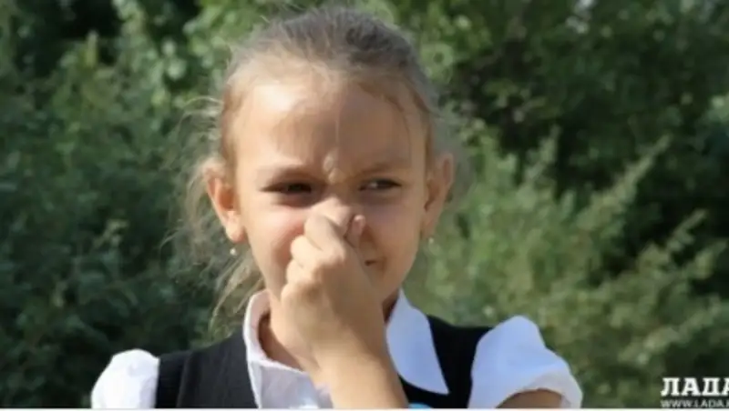 Жители Актау снова пожаловались на запах гари