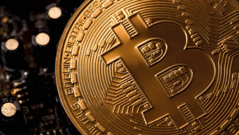 Биткоин впервые с февраля превысил $10 000