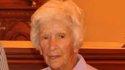 "Опасная для полицейских" бабушка, фото - Новости Zakon.kz от 20.05.2023 09:22