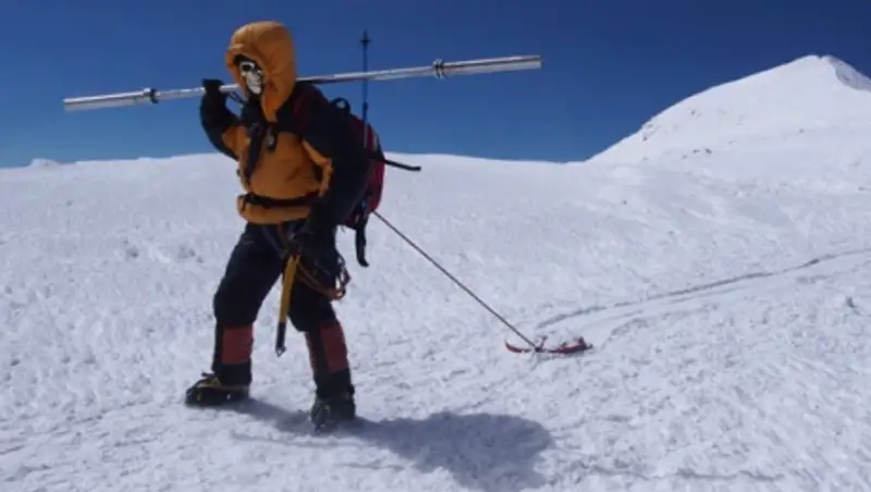 С вершины Эльбруса украли 75-килограммовую штангу