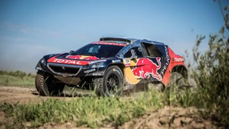 Депре возвращается в лидеры после аварии Петранселя, Николаев по-прежнему впереди