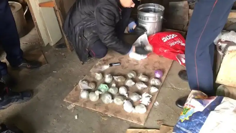 Более одного килограмма наркотиков нашли дома у жителя Акмолинской области