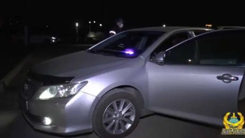 В центре Алматы полицейские ловили ночью гонщиков