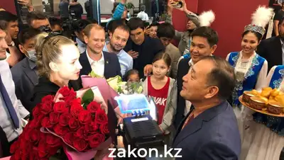 Вернулась из Британии, фото - Новости Zakon.kz от 11.07.2022 23:50