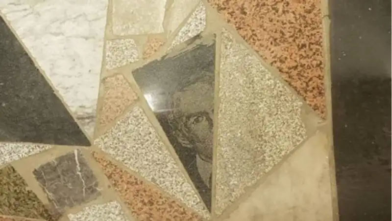 Пол из могильных плит: полиция объявила о закрытии дела