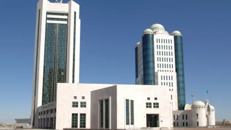 Вопросы подготовки военных кадров в сфере ИКТ и информбезопасности рассмотрели в Мажилисе