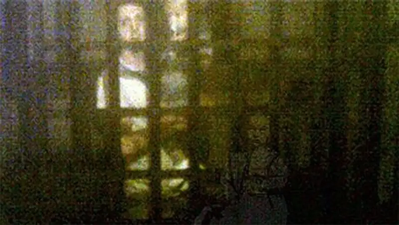 Британская семья сфотографировала призрака