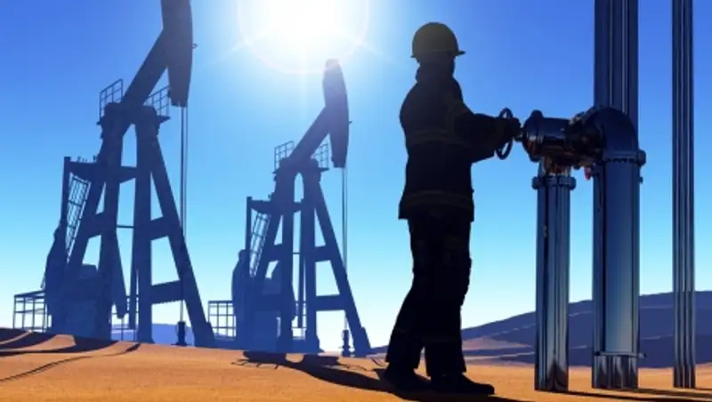 Зарплаты работников нефтегазовой сферы РК будут сокращены на 31%