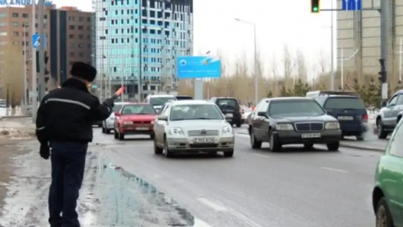 За неделю полицейские Астаны выявили свыше 4 тысяч нарушений ПДД