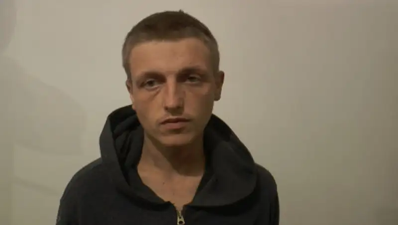 В Алматы пассажир отнимал мобильные телефоны у таксистов и убегал