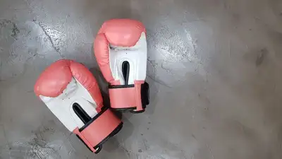 Казахстанец проиграл узбекистанцу за выход в финал ЧА по боксу, фото - Новости Zakon.kz от 23.01.2023 19:53