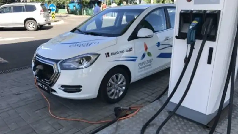 В Астане появятся парковки только для электромобилей