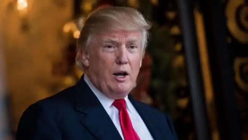 Трамп пообещал закрыть свой благотворительный фонд