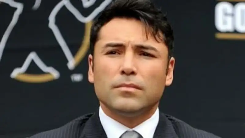 Оскар Де Ла Хойя: «В конечном счете, Канело будет драться с Головкиным»