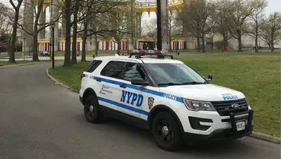 В Нью-Йорке арестован напавший на Салмана Рушди мужчина, фото - Новости Zakon.kz от 13.08.2022 23:32