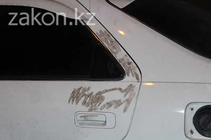 В Алматы работник СТО вместо того, чтобы красить чужую машину, уехал на ней кататься В Алматы работник СТО вместо того, чтобы красить чужую машину, уехал на ней кататься, фото - Новости Zakon.kz от 14.11.2013 16:56