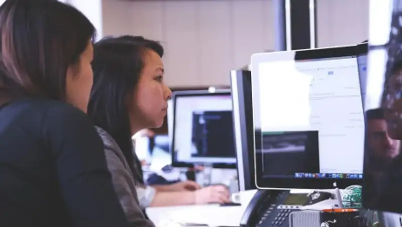 Студенты зарубежных вузов не могут выехать из Казахстана. Как они будут учиться