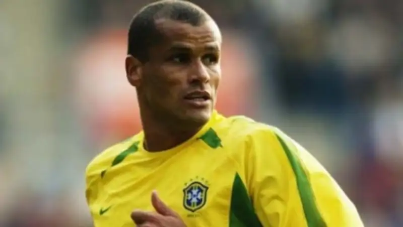 Бывший нападающий «Барселоны»  43-летний Ривалдо заявил о возобновлении карьеры