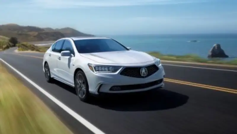 Acura начинает продажи обновлённого седана RLX