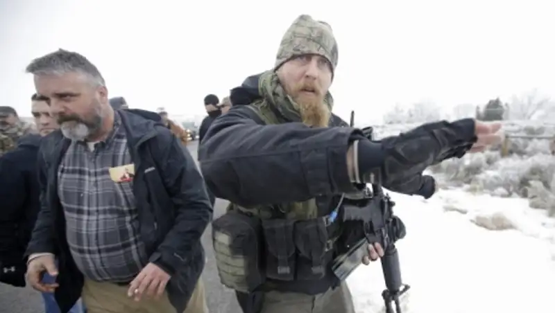 Задержанный лидер вооруженных фермеров призвал сторонников покинуть заповедник в Орегоне