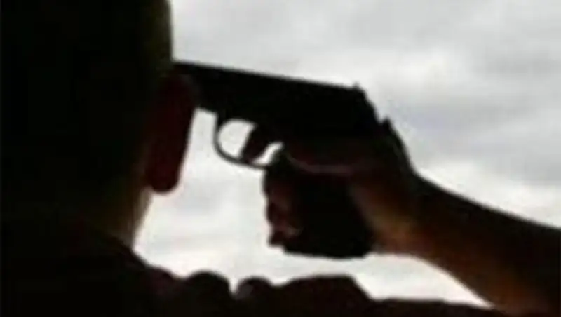 В Жезказгане студент застрелился в машине после ссоры с девушкой