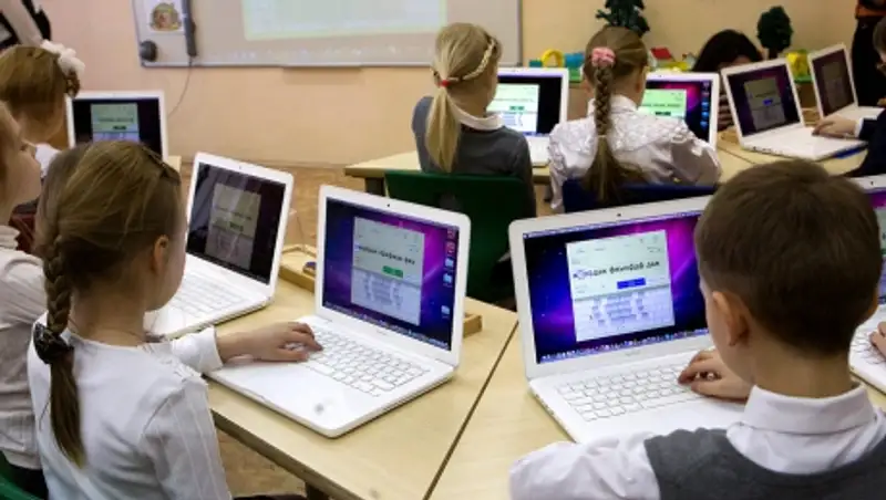 Назарбаев: Национальные провайдеры должны предоставлять специальные тарифы для школ