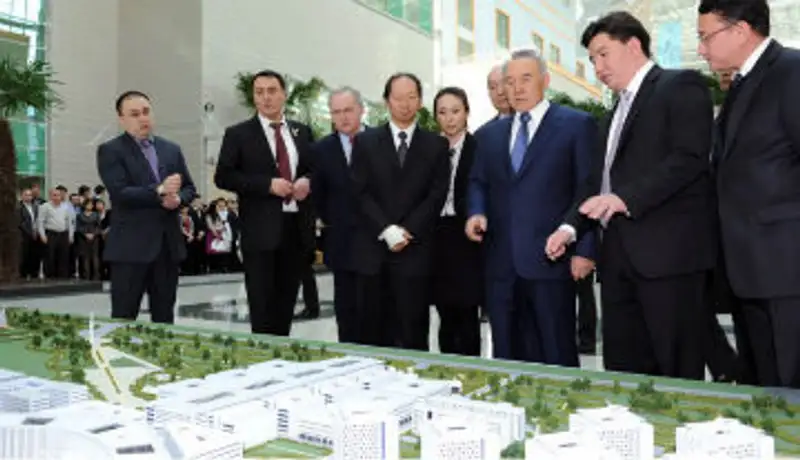 Глава государства посетил Назарбаев Университет, фото - Новости Zakon.kz от 02.03.2012 00:22
