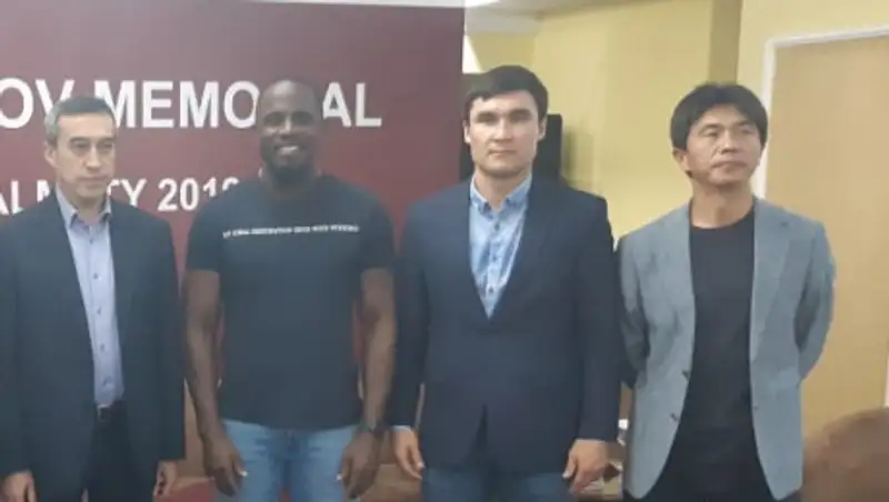 Легко ли совмещать госслужбу и занятия спортом - олимпийский чемпион